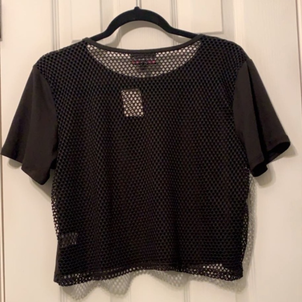 Discreet Fishnet Back Crop Top - Picture 2 of 5